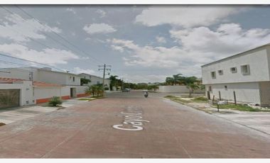 HERMOSA CASA ESTA ESPERANDO POR TI