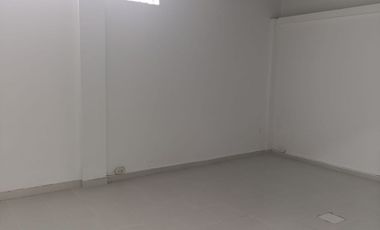 RENTAMOS CASA COMERCIAL EN EL BARRIO ALVERNIA CRA 32A # 25 - 25
