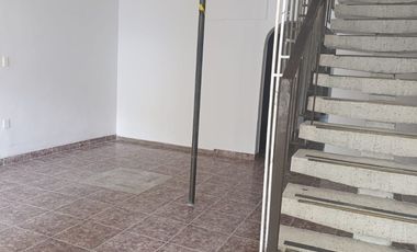 RENTAMOS CASA COMERCIAL EN EL BARRIO ALVERNIA CRA 32A # 25 - 25