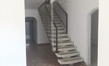 RENTAMOS CASA COMERCIAL EN EL BARRIO ALVERNIA CRA 32A # 25 - 25