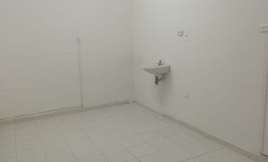 RENTAMOS CASA COMERCIAL EN EL BARRIO ALVERNIA CRA 32A # 25 - 25