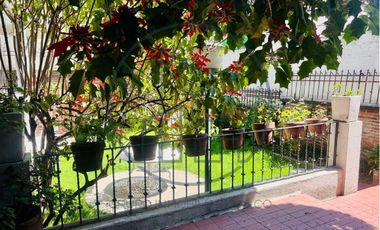 LOMAS DE BEZARES, EXCELENTE CASA EN VENTA PARA REMODELAR