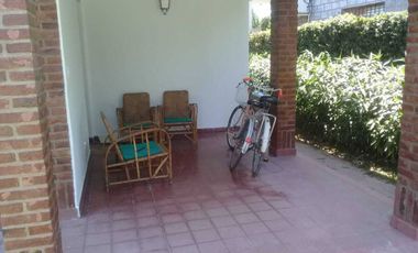 VENTA - CASA 3 DORMITORIOS - MELINCUE