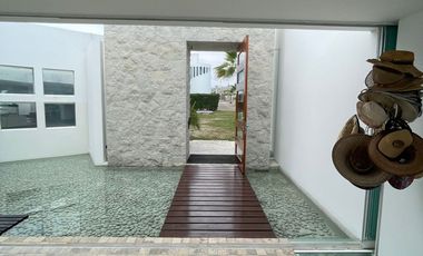 Vendo casa en el km 46 con vista privilegiada al mar de Punta Hermosa