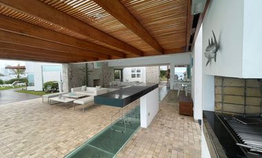 Vendo casa en el km 46 con vista privilegiada al mar de Punta Hermosa