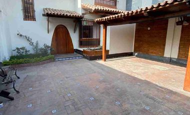 Hermosa Casa en Venta en Santiago de Surco