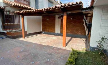Hermosa Casa en Venta en Santiago de Surco