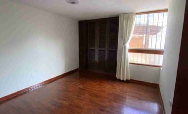 Hermosa Casa en Venta en Santiago de Surco