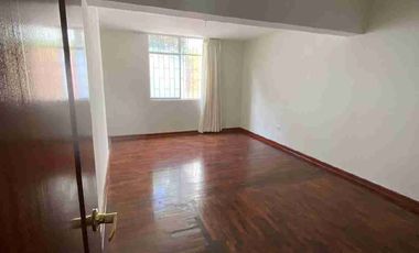 Hermosa Casa en Venta en Santiago de Surco