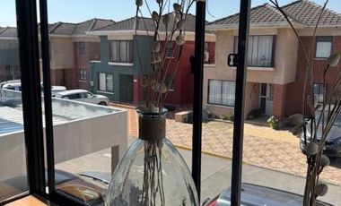 Venta amplia y cómoda casa 3D+3B Ciudad Satélite - Maipú