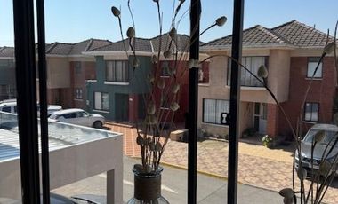 Venta amplia y cómoda casa 3D+3B Ciudad Satélite - Maipú