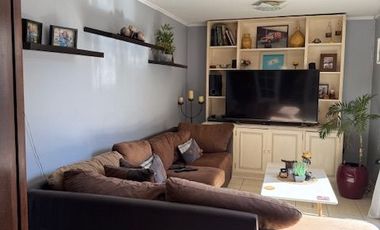 Venta amplia y cómoda casa 3D+3B Ciudad Satélite - Maipú