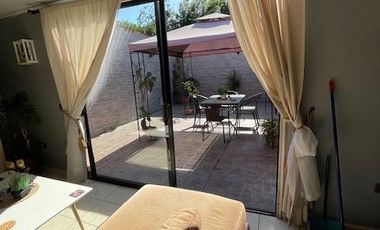 Venta amplia y cómoda casa 3D+3B Ciudad Satélite - Maipú