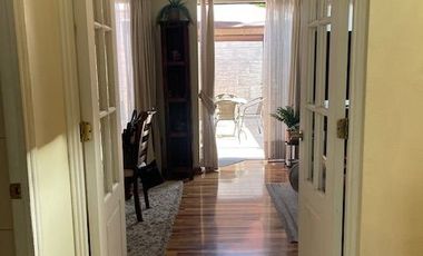 Venta amplia y cómoda casa 3D+3B Ciudad Satélite - Maipú