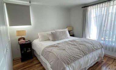 Venta amplia y cómoda casa 3D+3B Ciudad Satélite - Maipú