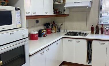 Venta amplia y cómoda casa 3D+3B Ciudad Satélite - Maipú