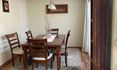 Venta amplia y cómoda casa 3D+3B Ciudad Satélite - Maipú