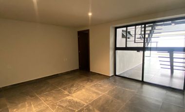 VENDO EN CUERNAVACA, RESIDENCIA RECIEN REMODELADA, GRAN UBICACIÓN, 5 RECÁMARAS, SALÓN DE JUEGOS, 3 ESTACIONAMIENTOS.