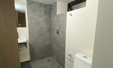 VENDO EN CUERNAVACA, RESIDENCIA RECIEN REMODELADA, GRAN UBICACIÓN, 5 RECÁMARAS, SALÓN DE JUEGOS, 3 ESTACIONAMIENTOS.