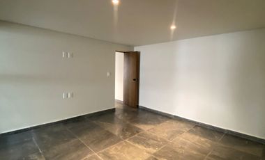 VENDO EN CUERNAVACA, RESIDENCIA RECIEN REMODELADA, GRAN UBICACIÓN, 5 RECÁMARAS, SALÓN DE JUEGOS, 3 ESTACIONAMIENTOS.
