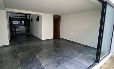 VENDO EN CUERNAVACA, RESIDENCIA RECIEN REMODELADA, GRAN UBICACIÓN, 5 RECÁMARAS, SALÓN DE JUEGOS, 3 ESTACIONAMIENTOS.