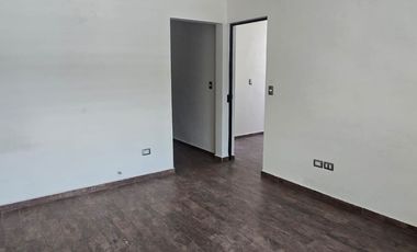 CASA EN RENTA EN RAMOS ARIZPE MUY CENTRICA A 2 CUADRAS DE AL SUPER EN COLONIA LA HACIENDA DE PREFERENCIA PARA OFICINAS DE DOS PLANTAS SIN MUEBLES