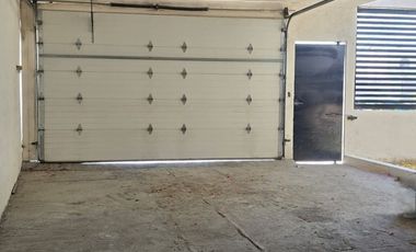 CASA EN RENTA EN RAMOS ARIZPE MUY CENTRICA A 2 CUADRAS DE AL SUPER EN COLONIA LA HACIENDA DE PREFERENCIA PARA OFICINAS DE DOS PLANTAS SIN MUEBLES