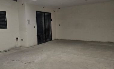 CASA EN RENTA EN RAMOS ARIZPE MUY CENTRICA A 2 CUADRAS DE AL SUPER EN COLONIA LA HACIENDA DE PREFERENCIA PARA OFICINAS DE DOS PLANTAS SIN MUEBLES