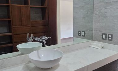 CASA EN RENTA EN RAMOS ARIZPE MUY CENTRICA A 2 CUADRAS DE AL SUPER EN COLONIA LA HACIENDA DE PREFERENCIA PARA OFICINAS DE DOS PLANTAS SIN MUEBLES