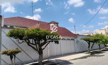 SE VENDE CASA EN ARBOLEDAS 4TA SECCIÓN