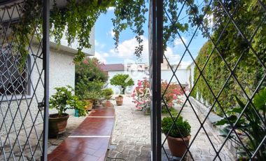 SE VENDE CASA EN ARBOLEDAS 4TA SECCIÓN