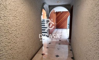 SE VENDE CASA EN ARBOLEDAS 4TA SECCIÓN