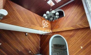 SE VENDE CASA EN ARBOLEDAS 4TA SECCIÓN