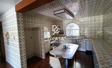 SE VENDE CASA EN ARBOLEDAS 4TA SECCIÓN