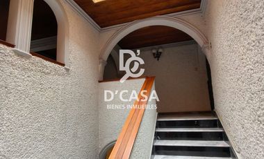 SE VENDE CASA EN ARBOLEDAS 4TA SECCIÓN