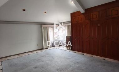 SE VENDE CASA EN ARBOLEDAS 4TA SECCIÓN