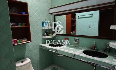 SE VENDE CASA EN ARBOLEDAS 4TA SECCIÓN