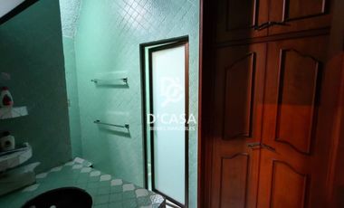 SE VENDE CASA EN ARBOLEDAS 4TA SECCIÓN
