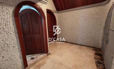 SE VENDE CASA EN ARBOLEDAS 4TA SECCIÓN