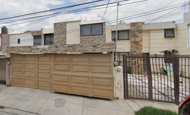 ¡Gran oportunidad! Casa en venta en Valle Dorado a excelente precio