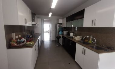 Vendo departamento de 250m2 de 3 dormitorios c/baño, Cerros de Camacho.