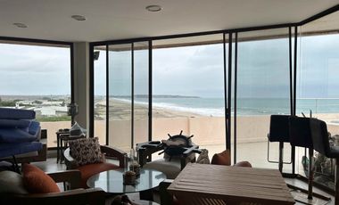CASA AMOBLADA EN VENTA UBICADA FRENTE AL MAR EN PUNTA CARNERO