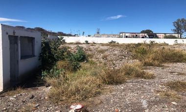Terreno bardeado de 10,000 m2 en Renta, Uso de Suelo  Comercial y de Servicios