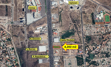 TERRENO EN RENTA, PASEO DE LA REPÚBLICA, QRO. a 550 m. de Plaza Antea