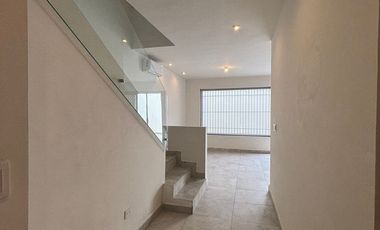 Renta Casa Nueva en Residencial Alina, zona Carretera Nacional, Monterrey