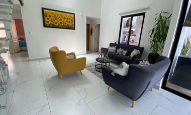 VENTA DE CASA  UNA PLANTA NO ADOSADA EN MIRASIERRA – CONJUNTO EXCLUSIVO