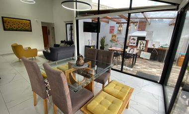 VENTA DE CASA  UNA PLANTA NO ADOSADA EN MIRASIERRA – CONJUNTO EXCLUSIVO