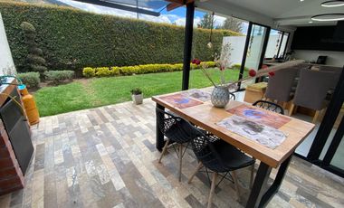 VENTA DE CASA  UNA PLANTA NO ADOSADA EN MIRASIERRA – CONJUNTO EXCLUSIVO