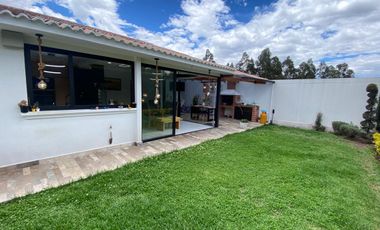 VENTA DE CASA  UNA PLANTA NO ADOSADA EN MIRASIERRA – CONJUNTO EXCLUSIVO