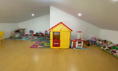 VENTA DE CASA  UNA PLANTA NO ADOSADA EN MIRASIERRA – CONJUNTO EXCLUSIVO